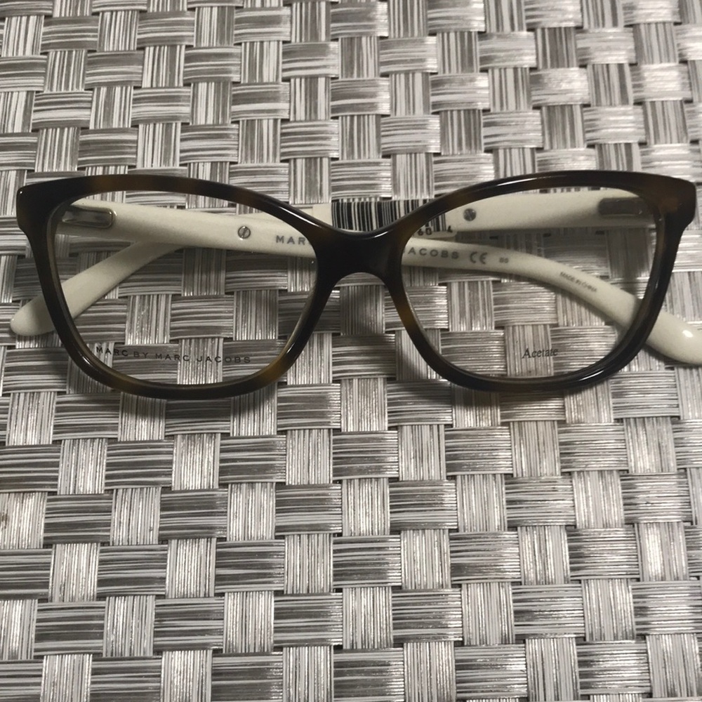 Marc Jacobs Authentic Woman Frame - Picture 4 of 6